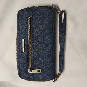 TRAVELON PATCHWORK LEAF Chic Floral Navy Wristlet Wallet 2016